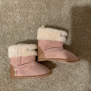 New Bebe Baby Warm Booties Size 3